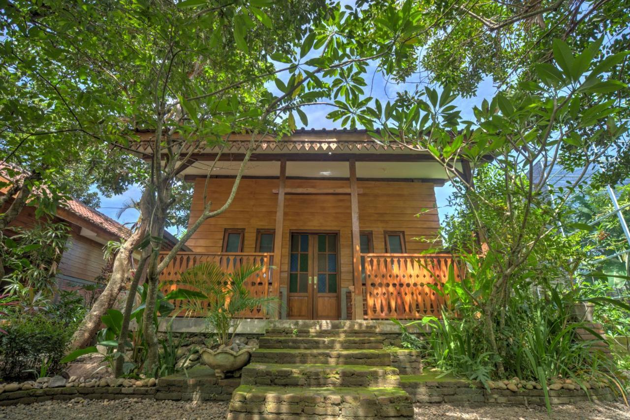 Bata Merah Homestay Бануванги Екстериор снимка