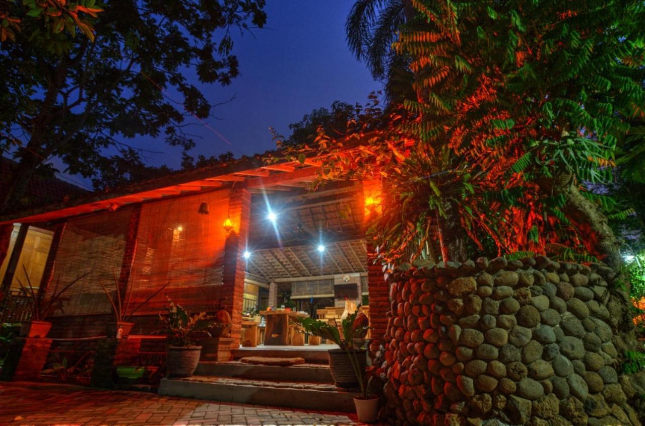 Bata Merah Homestay Бануванги Екстериор снимка
