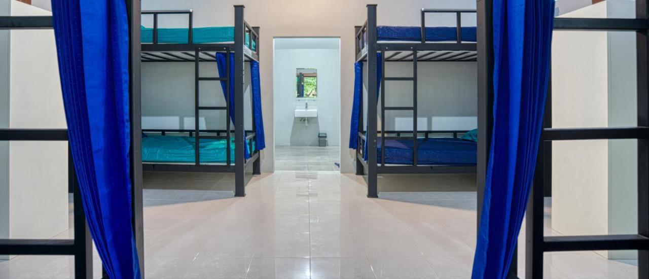 Bata Merah Homestay Бануванги Екстериор снимка